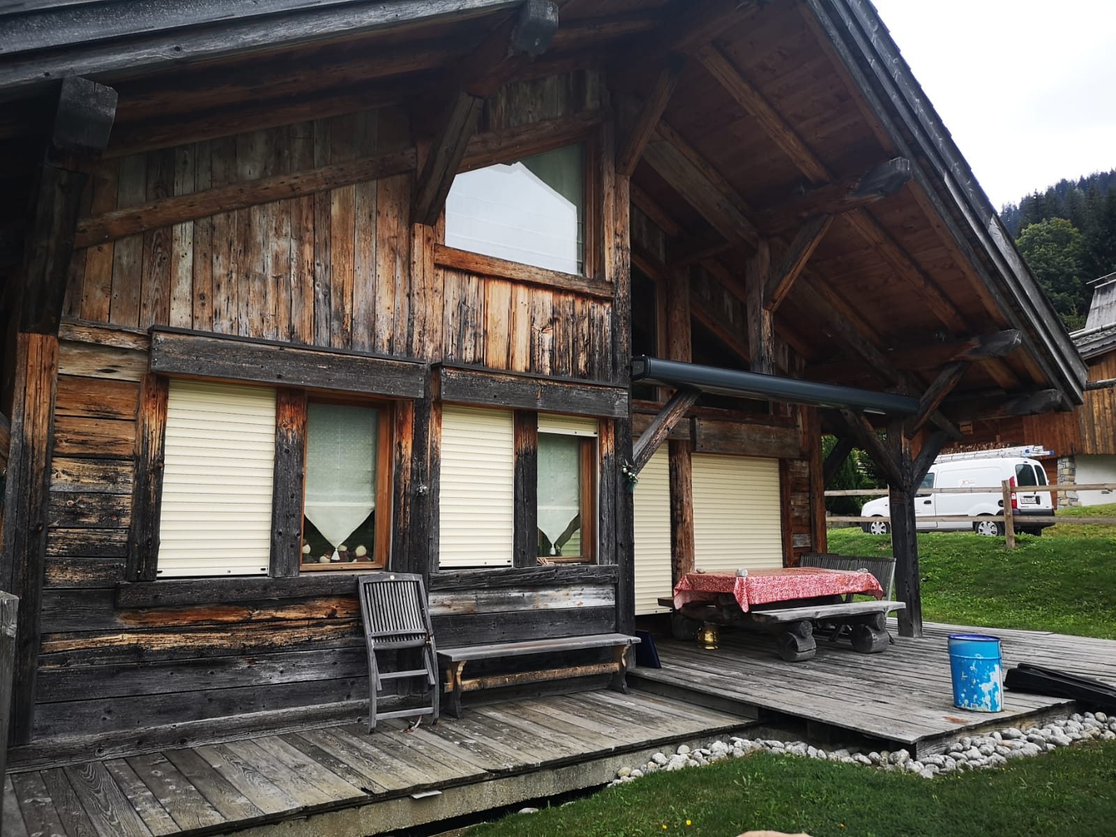 Protection bois chalet Chateau-d'Oex Pays d'Enhaut
